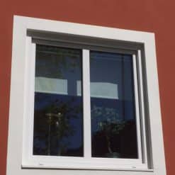 Fönstret går att extrautrusta med en mittpost.